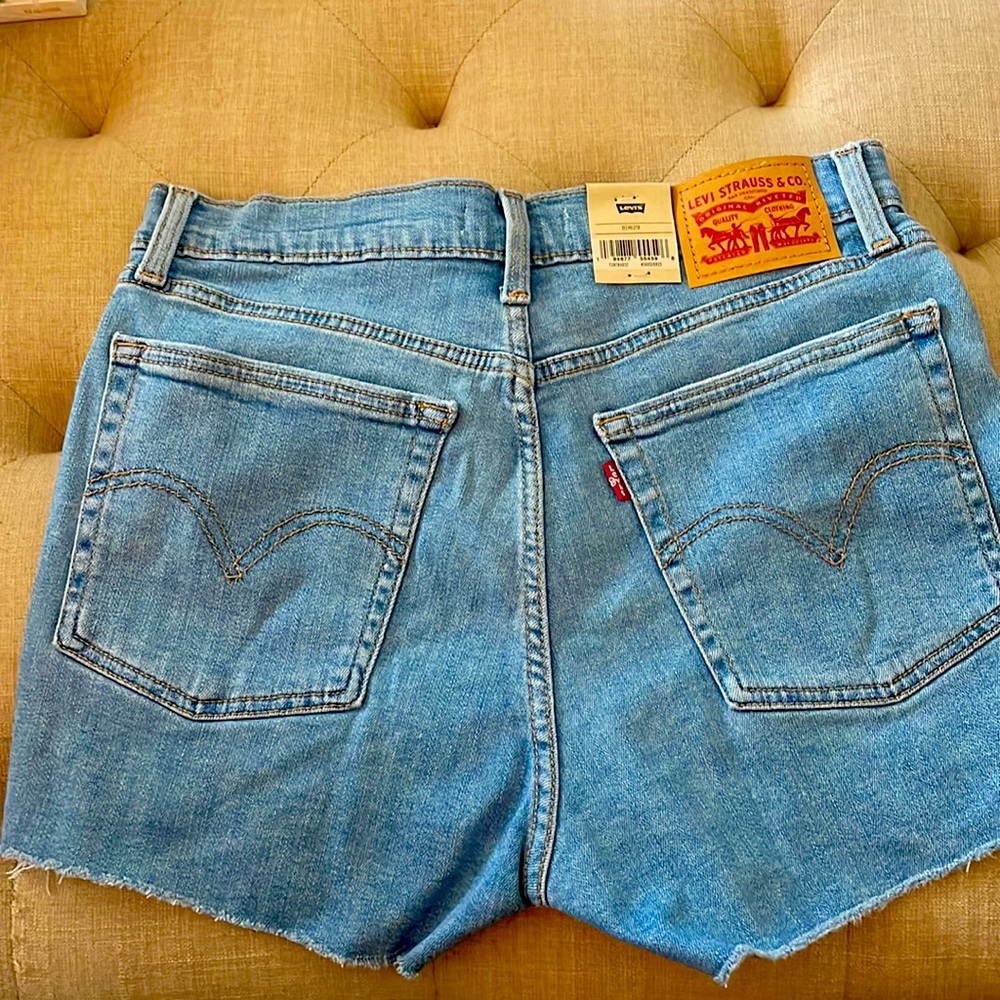 Levi's Women's High Rise Shorts 8|W29